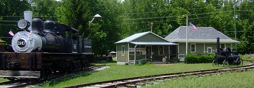 The Shay, gift shop, and museum building (restored Walland Depot) in 2008. Click for bigger photo.